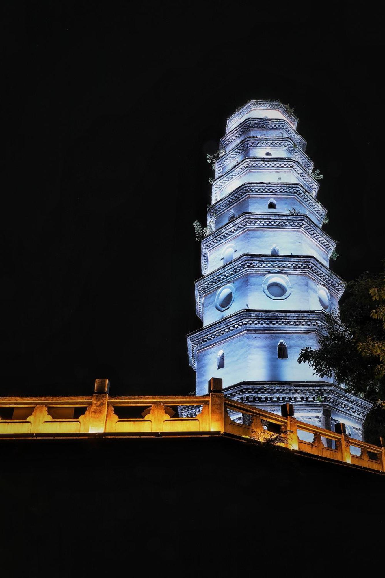 Hotel Crowne Plaza Yibin By Ihg Exterior foto